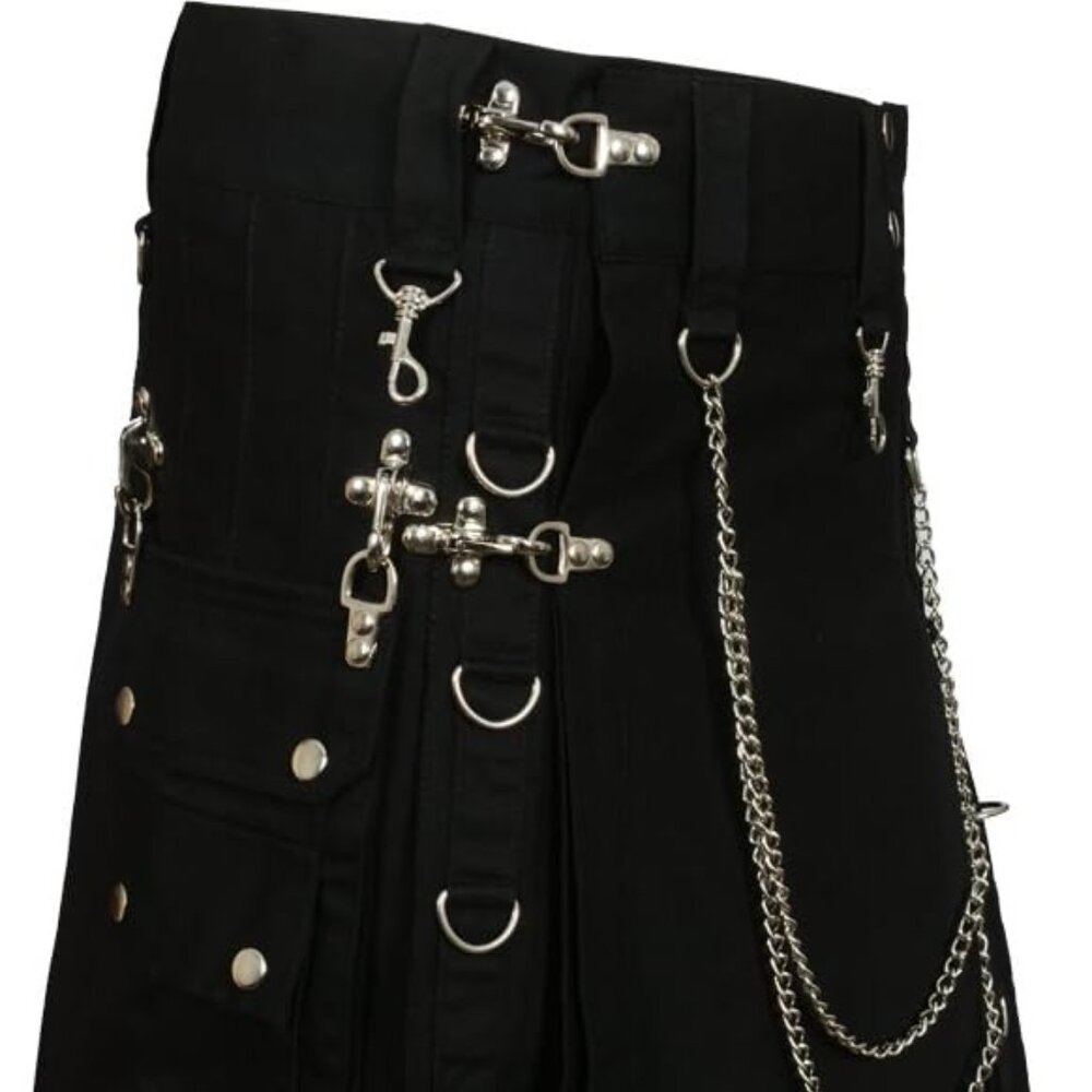 🖤 Men’s Black Utility Kilt w/ Chains & Cargo Pockets — Size 50 (NEW)